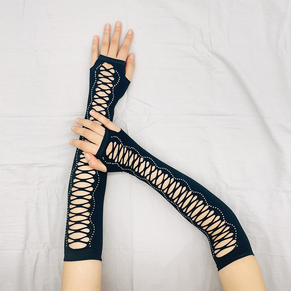 Găng tay dài không ngón chất thun co giãn ÔM TAY, hoạ tiết đan dây lạ mắt, mang tiệc, biểu diễn BT21 Găng tay dài không ngón chất thun co giãn ÔM TAY, hoạ tiết đan dây lạ mắt, mang tiệc, biểu diễn BT21