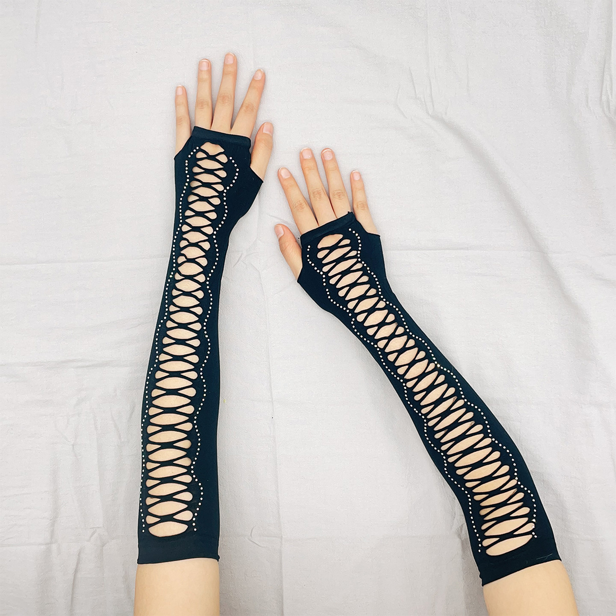 Găng tay dài không ngón chất thun co giãn ÔM TAY, hoạ tiết đan dây lạ mắt, mang tiệc, biểu diễn BT21 Găng tay dài không ngón chất thun co giãn ÔM TAY, hoạ tiết đan dây lạ mắt, mang tiệc, biểu diễn BT21