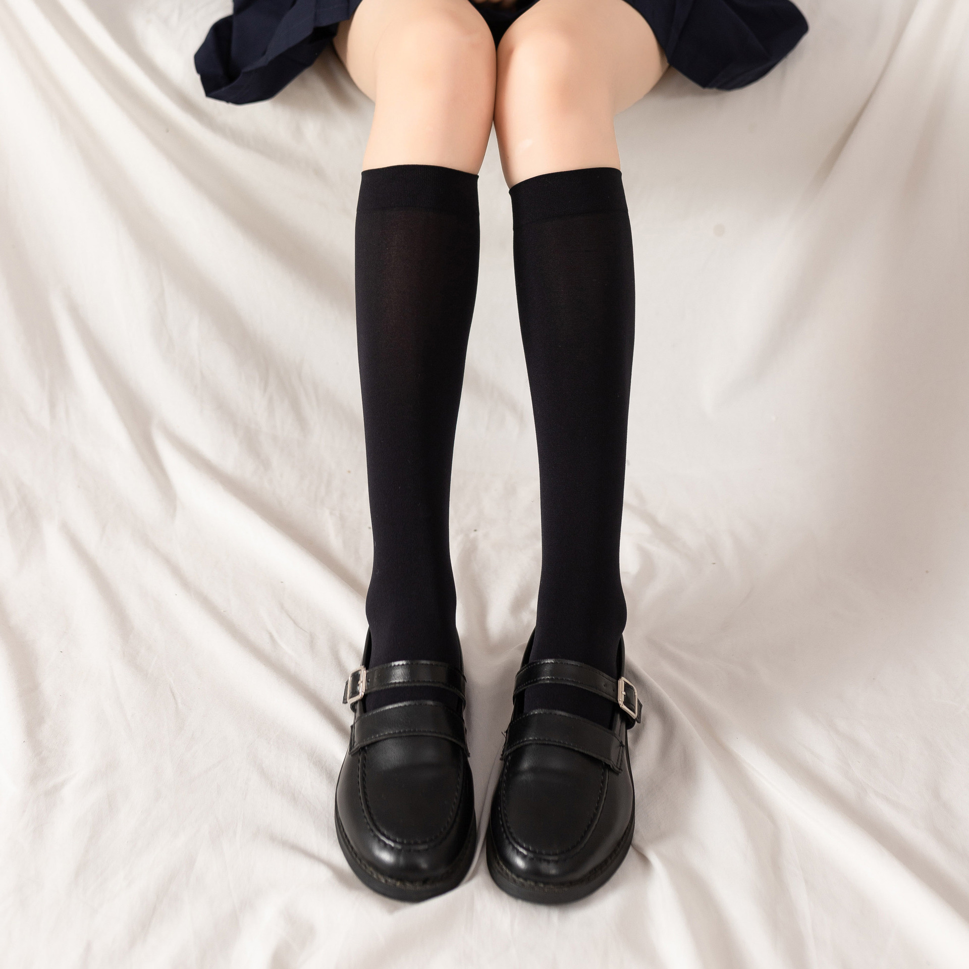 Tất vớ nữ dài dưới gối chất MỀM- MỎNG - MỊN thấm mồ hôi 2 màu ĐEN/ TRẮNG TAT60 