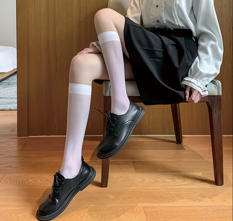 Tất vớ nữ CHẤT LỤA mỏng 3 màu ĐEN/ TRẮNG/ DA cổ cao dưới gối THỜI TRANG- HIỆN ĐẠI- ĐỘC ĐÁO TAT70